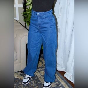 Cute baggy jeans for a night out🌑💅